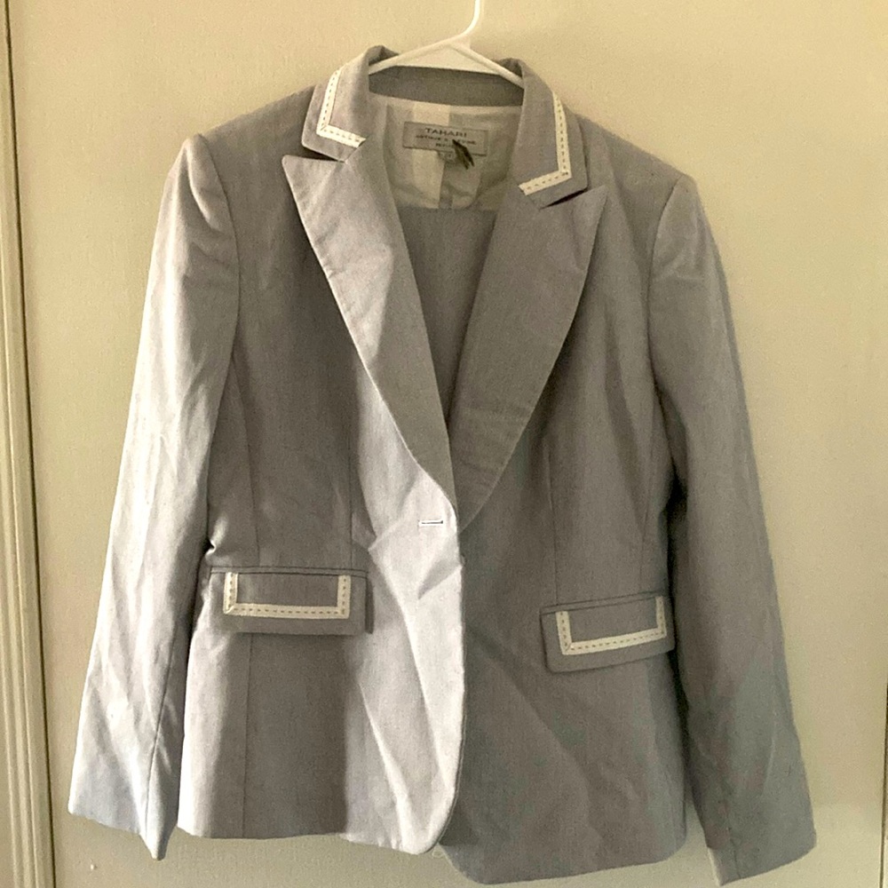 Blue and White Pinstripe lightweight blazer and pants 2 piece Tahari 10P Suit